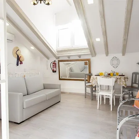 Apartamento Joivy Alfama 35 *